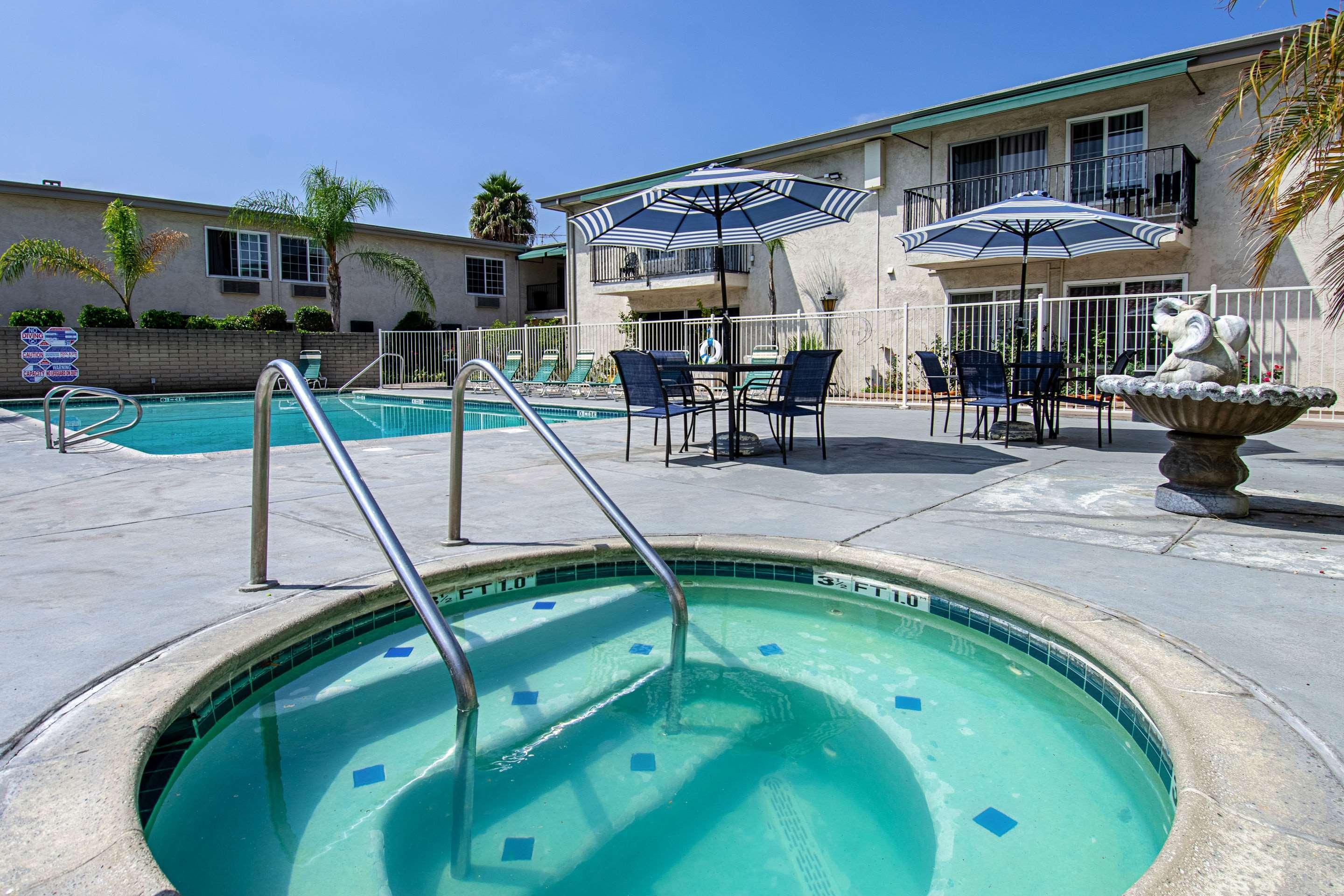 Rodeway Inn Near Maingate Knott'S Buena Park Dış mekan fotoğraf