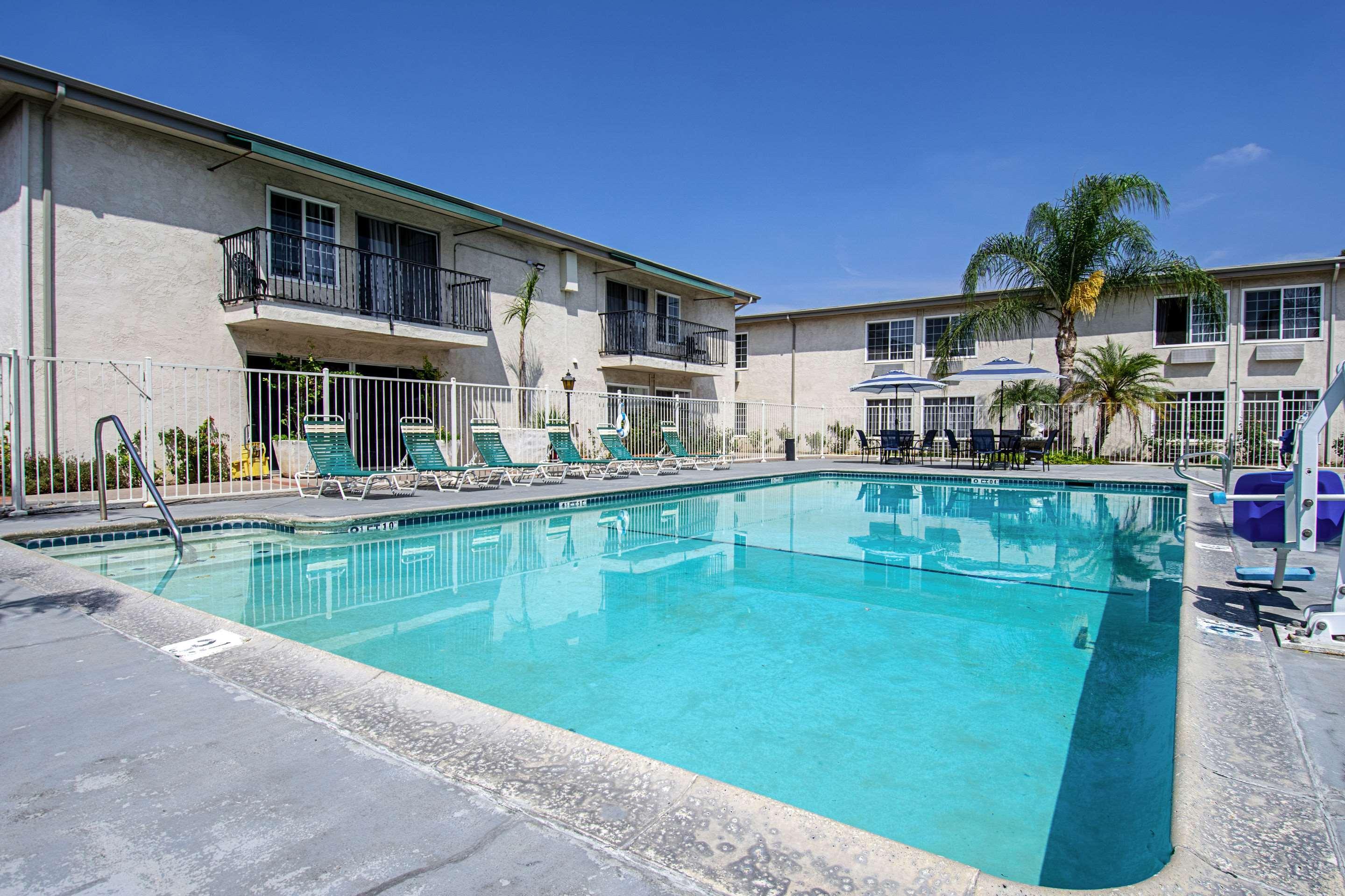 Rodeway Inn Near Maingate Knott'S Buena Park Dış mekan fotoğraf