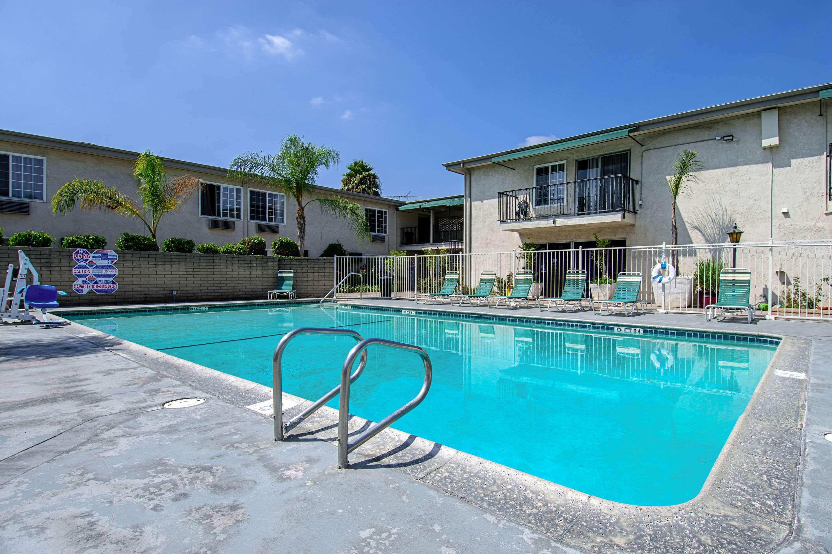 Rodeway Inn Near Maingate Knott'S Buena Park Dış mekan fotoğraf